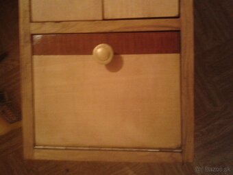 Stary retro nabytok - 2