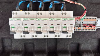 Istič - Stýkač SCHNEIDER ELECTRIC - 2