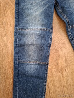 Rifle so zosilnenými kolenami 146 - 2