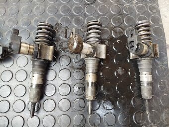 Predám vstrekovače - 2