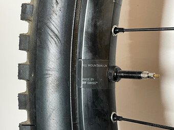 Predám koleso 27,5 DT Swiss AM LN s Maxxis Minion DHF - 2