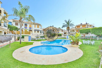 Radový dom 4+kk s terasou, Torrevieja-La Mata, Španielsko - 2