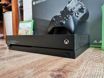 Xbox One X 1TB - 2