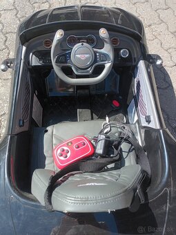 Elektrické auto Bentley EXP12 - 2