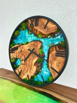Machove hodiny s olivovym drevom a epoxidom 50cm priemer - 2
