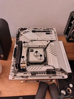 ASUS ROG MAXIMUS Z790 APEX ( + 14900KF ) - 2
