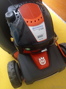 Husqvarna LC 48 V s pojazdom - 2
