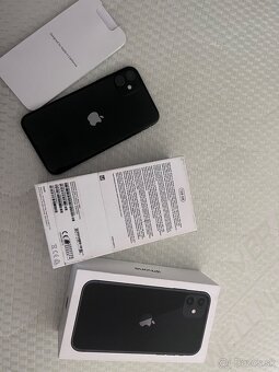 Predám iPhone 11 black 128gb - 2