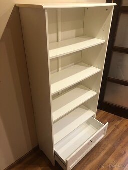Knižnica Ikea - 2
