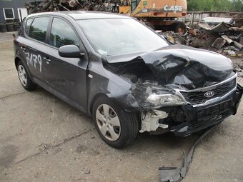 Kia Ceed automat rozpredam na nahradne diely - 2