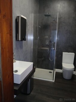 RD s podkrovím k bývaniu aj  podnikaniu Uhlisko BB - 2