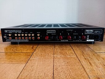 Rotel RA-04 - 2