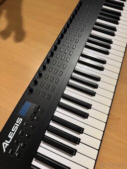 Alesis VI61 MIDI kontrolér - 2