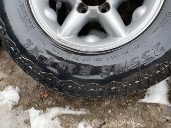 Predam kolesa R15 235/75 - 2