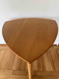 stolík 'trsátko' jaseň - 2