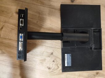 Samsung syncmaster NS220 - 2