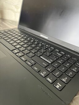Predám notebook asus vivobook - 2