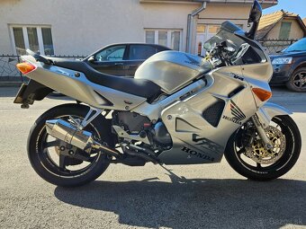 Honda VFR 800fi - 2