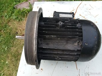 Elektromotor 3kW , 2900ot. prírubový - 2