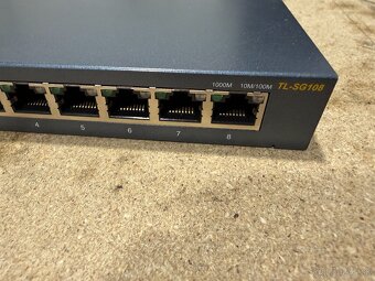 TP-LINK TL-SG108 - 2