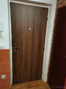 Predám zachovalé vchodové dvere - 2