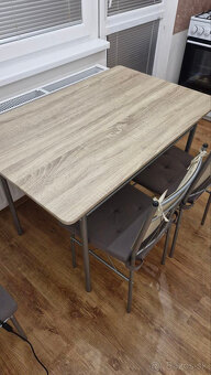 Predám kuchynský stôl a 4 stoličky - 2