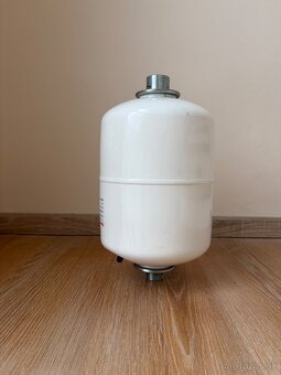 Tlaková nádoba prietočná 8l - 2