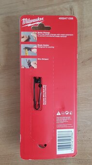 Milwaukee Fastback nôž so zásobníkom - 2