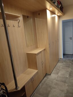 Skriňa do predsiene - 2