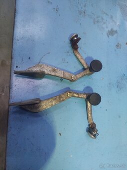 Pánty okien skoda 110r - 2