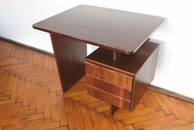 Subtílnejší písací stôl z dreva. Výborný stav - 2