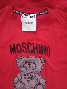 Tričko moschino červené unisex m/l a farebné s/m - 2