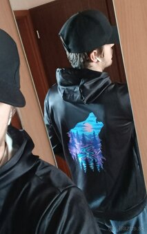 Mikina s kapucňou potlač vlka - 2