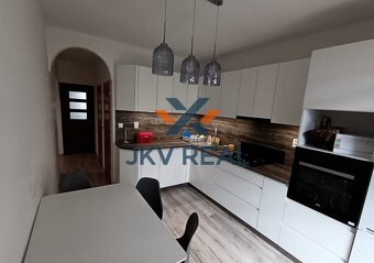 Na prenájom priestranný 3-izbový byt v Spišskej Novej Vsi - 2