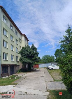 Na predaj - 3 izbový byt s parkovaním v cene - 2