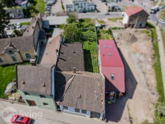Výborná lokalita - Pozemok o výmere 638m2 so starším rodinný - 2