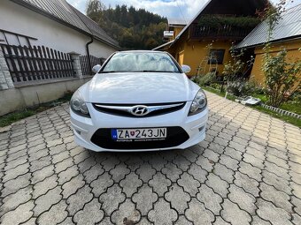 Hyundai i30 1.6 benzín - 2