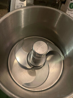 11,5-litrový robotický kuchynský robot ROBOT COUPE R10 VV - 2