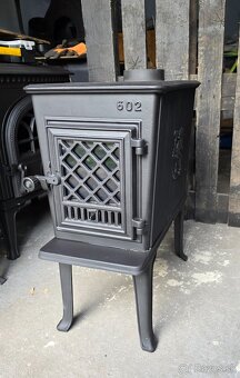 Liatinové kachle Jotul F 602 N čierný lak - 2