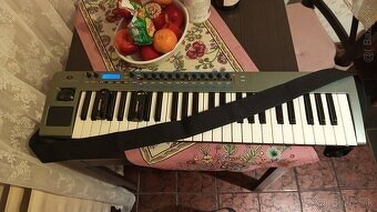 VA SYNTH / MIDI MASTER KEYBOARD  / KEYTAR "NOVATION Xio 49 - 2