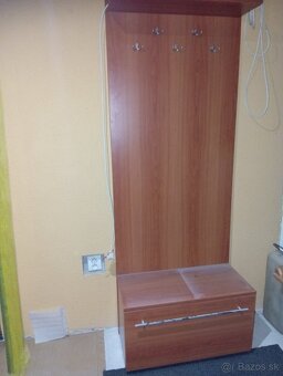 Vešiak a botník - 2