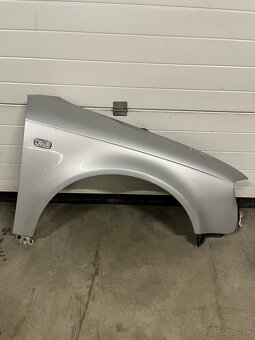 Blatník audi a4 B7 - 2