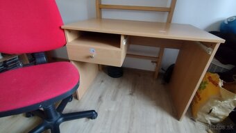 Písací stôl a otočná stolička - 2