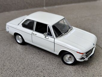 Predám BMW 2002 ti - NOVÝ, KOVOVÝ MODEL ( OTVÁRATEĽNÉ DVERE - 2
