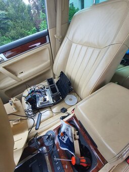 Krémové sedačky VW Touareg 7l - 2