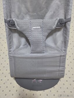 Lehátko Babybjörn mesh silver - 2