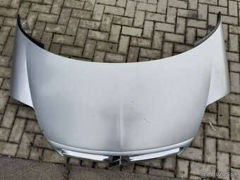 Predam prednu kapotu na citroen C8 rok 2005 - 2