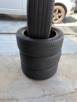 Predám 4x letné pneu 245/45 R18 - 2