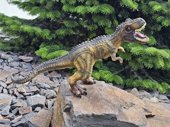 Predam novu hračku dinosaurus - 2