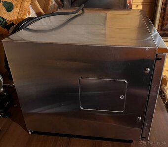 Sharp R‑23AT – profi mikrovlnná rúra 1800 W, programovateľná - 2